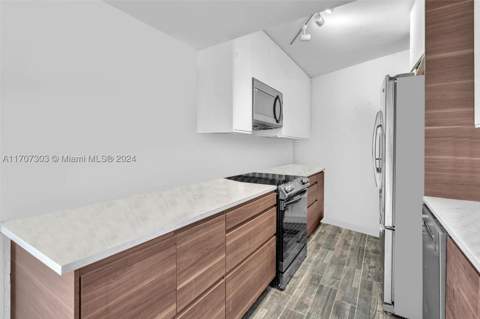 1881 Washington Ave 16H, Miami Beach FL - photo 8 of 58