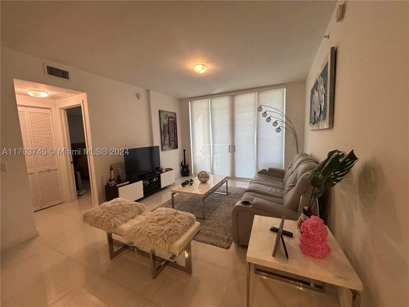 2 bedroom Condominium at 7825 NW 107th Ave 310, Midtown At Doral, Doral — photo 5