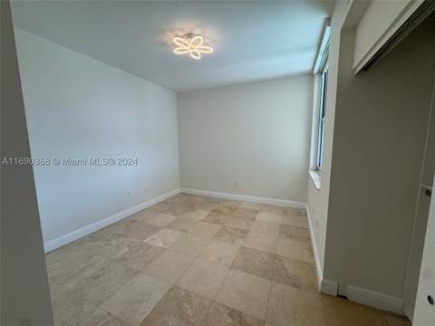 3330 NE 190 St 1215, Aventura FL - photo 16 of 35