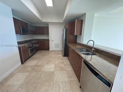 3330 NE 190 St 1215, Aventura FL - photo 7 of 35