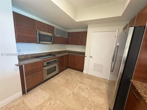 3330 NE 190 St 1215, Aventura FL - photo 8 of 35