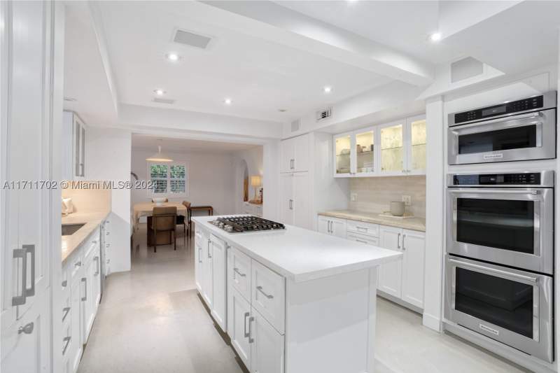 5 bedroom SingleFamilyResidence at 2974 old Alton Rd, Amd Plat Of Sunset Lake S, Miami Beach — photo 5