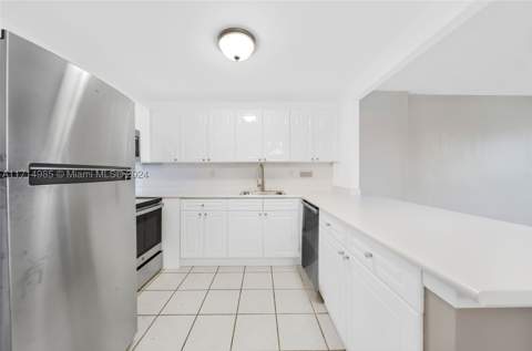 2301 Collins Ave 1030, Miami Beach FL - photo 13 of 33