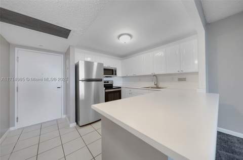 2301 Collins Ave 1030, Miami Beach FL - photo 14 of 33