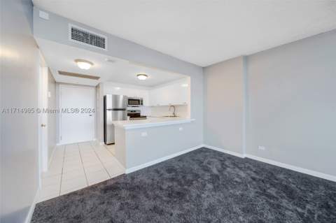 2301 Collins Ave 1030, Miami Beach FL - photo 16 of 33