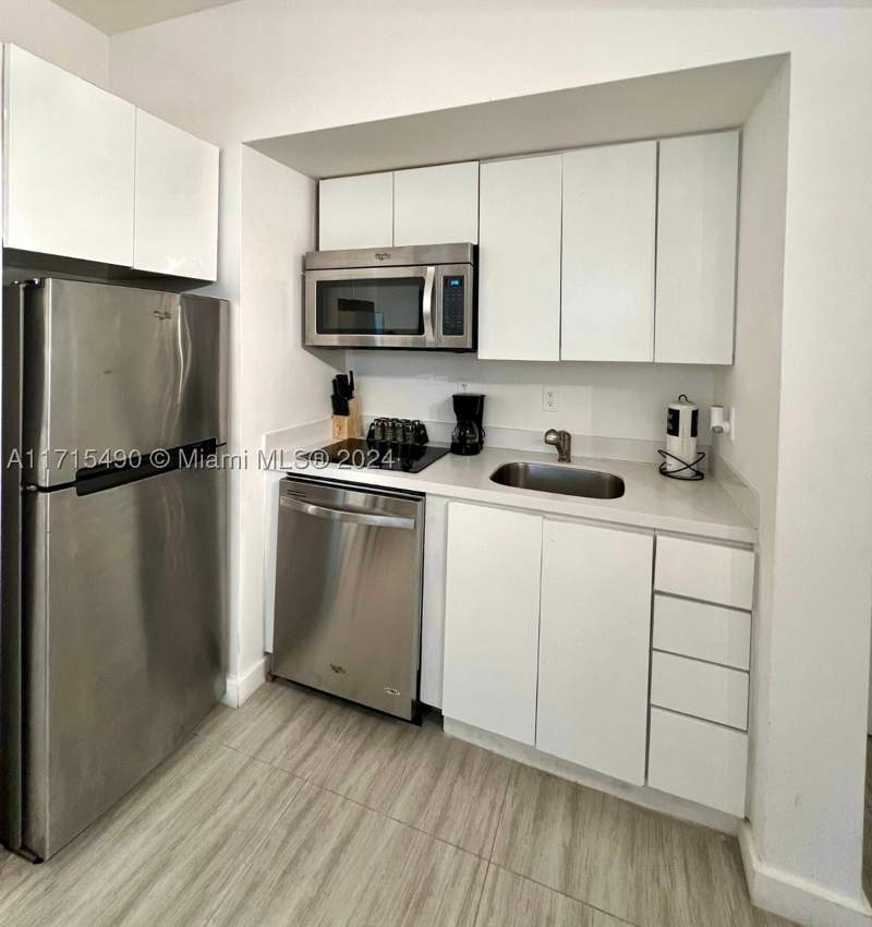 1 bedroom Condominium at 1611 Meridian Ave 102, Emily Condo, Miami Beach — photo 2