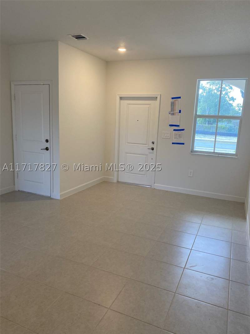 3 bedroom Townhouse at 12623 NW 24th Ave 12623, Golf Ests 1st Addn, Miami — photo 4