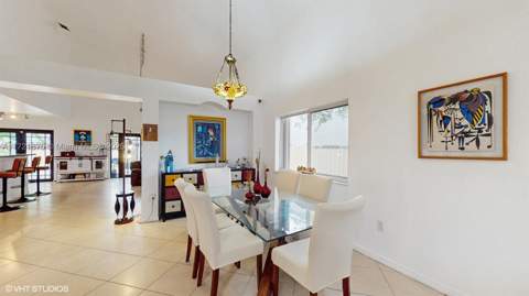 5323 NW 109th Ct, Doral FL - photo 10 of 36