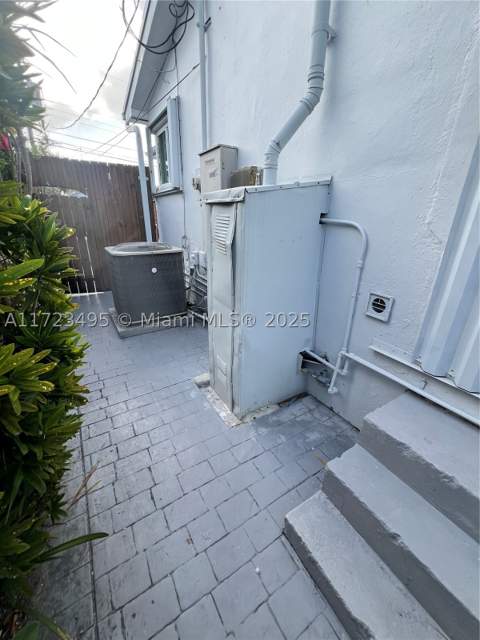 7549 Adventure Ave, North Bay Village FL - photo 17 of 88