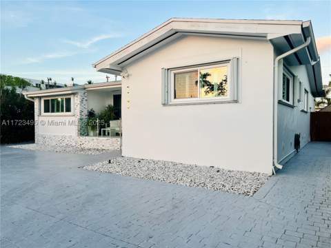 7549 Adventure Ave, North Bay Village FL - photo 9 of 88