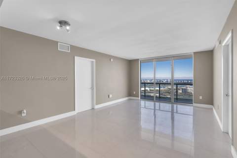 50 Biscayne Blvd 4208, Miami FL - photo 11 of 41