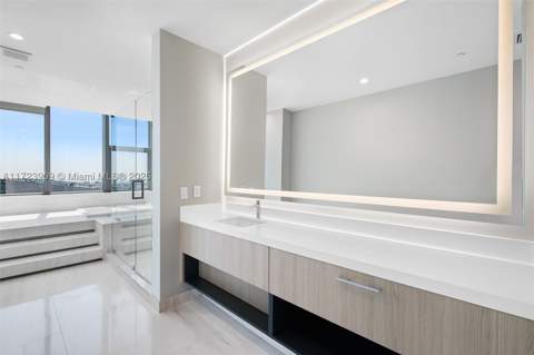851 NE 1st Ave Ph 5411, Miami FL - photo 14 of 40