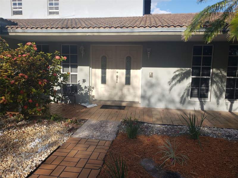 4 bedroom SingleFamilyResidence at 19421 NW 18th Court, Rolling Oaks Estates, Miami Gardens — photo 5