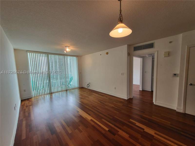 1 bedroom Condominium at 31 SE 5th St 2409, Brickell On The River N T, Miami — photo 2