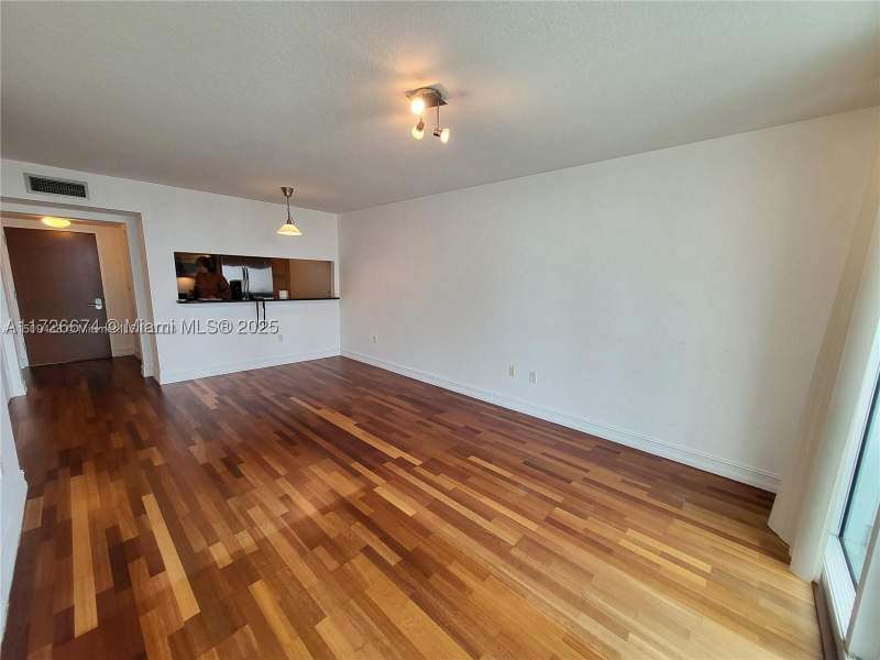 1 bedroom Condominium at 31 SE 5th St 2409, Brickell On The River N T, Miami — photo 4
