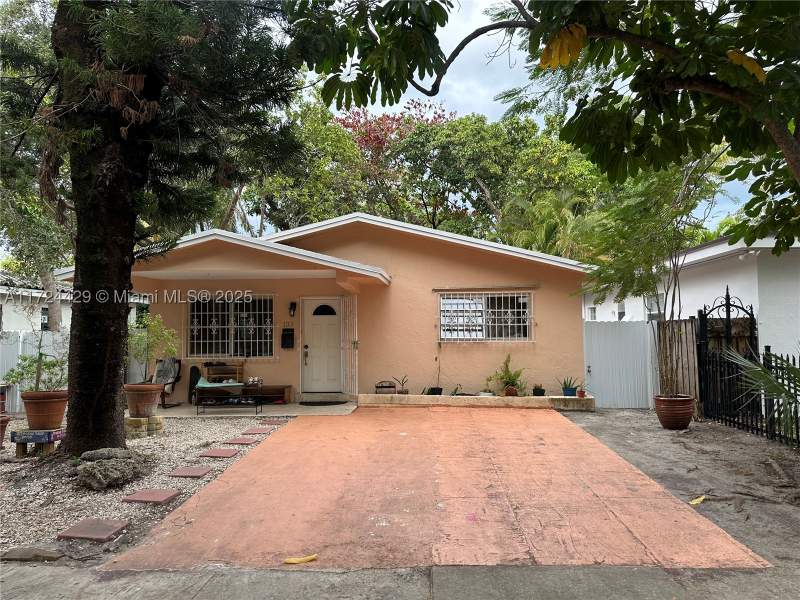 4 bedroom SingleFamilyResidence at 133 NE 48th St, Shadowlawn, Miami — photo 4