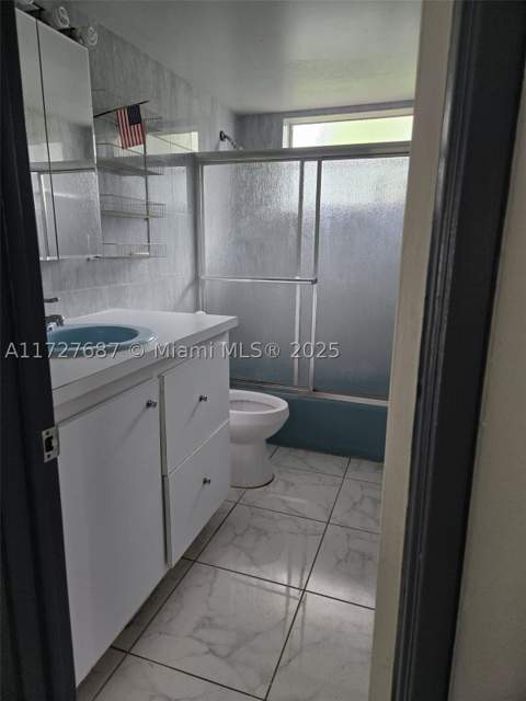 160 NE 203rd Ter 18, Miami Gardens FL - photo 12 of 40