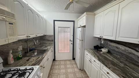 160 NE 203rd Ter 18, Miami Gardens FL - photo 13 of 40