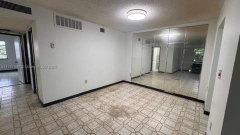 160 NE 203rd Ter 18, Miami Gardens FL - photo 18 of 40