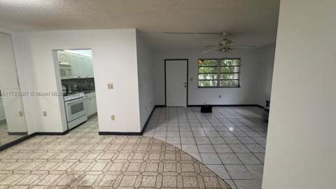 160 NE 203rd Ter 18, Miami Gardens FL - photo 22 of 40