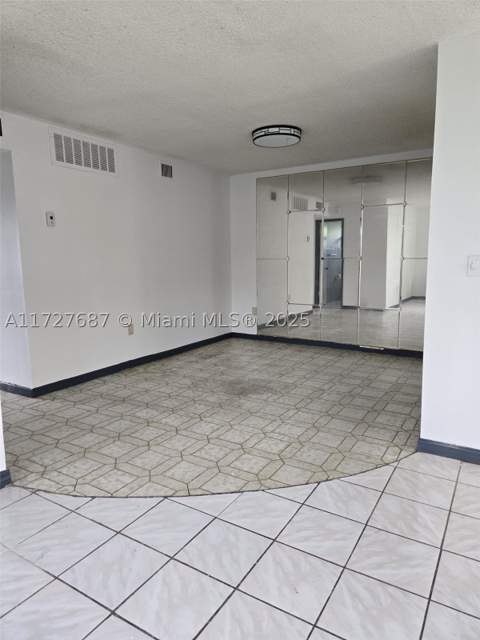 160 NE 203rd Ter 18, Miami Gardens FL - photo 8 of 40