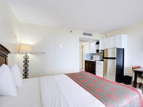 19201 Collins Ave 1141, Sunny Isles Beach FL - photo 16 of 44