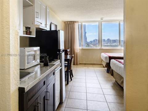 19201 Collins Ave 1141, Sunny Isles Beach FL - photo 9 of 44