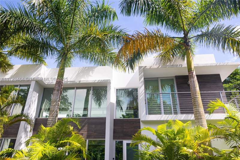5 bedroom SingleFamilyResidence at 6790 SW 72 Street, Grandios Subdivision, South Miami — photo 5