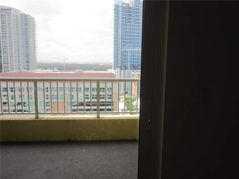170 SE 14th St 2306, Miami FL - photo 16 of 32