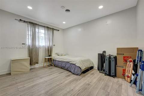 18600 NE 7th Ct, North Miami Beach FL - photo 14 of 59