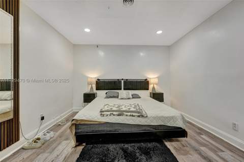 18600 NE 7th Ct, North Miami Beach FL - photo 15 of 59