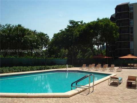 3101 N Country Club Drive 306, Aventura FL - photo 6 of 30