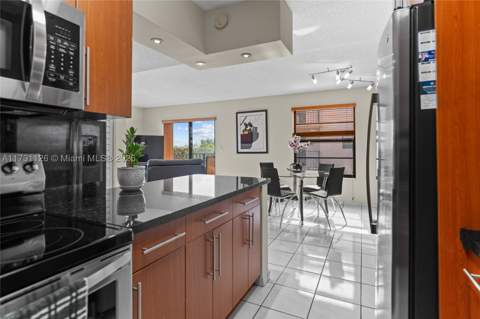 605 NW 72nd Ave 406, Miami FL - photo 16 of 28