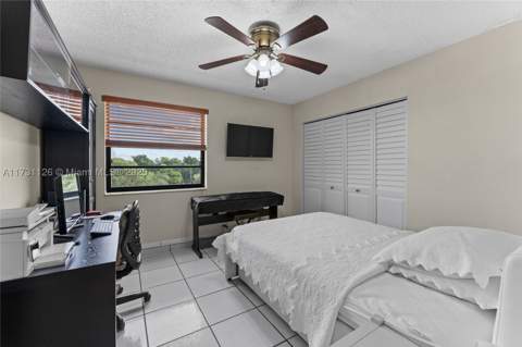 605 NW 72nd Ave 406, Miami FL - photo 9 of 28