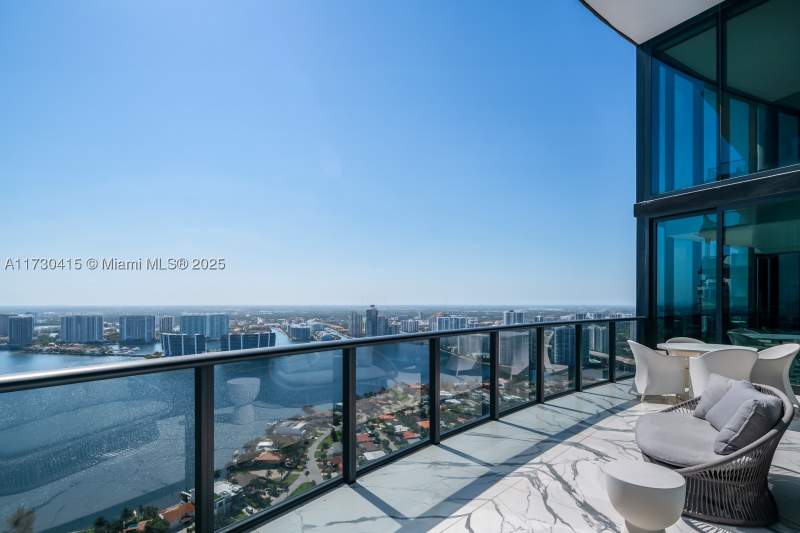 3 bedroom Condominium at 18555 Collins Ave 4203, 18555 Collins Avenue Cond, Sunny Isles Beach — photo 3