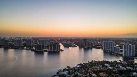 18555 Collins Ave 4203, Sunny Isles Beach FL - photo 6 of 57