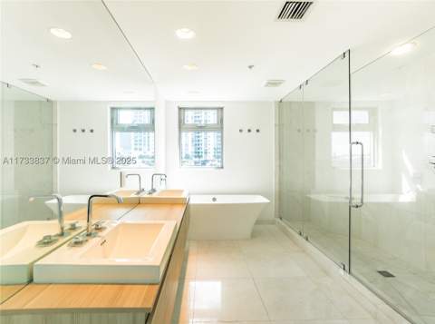 17301 Biscayne Blvd 207, North Miami Beach FL - photo 10 of 38