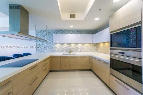 17301 Biscayne Blvd 207, North Miami Beach FL - photo 8 of 38