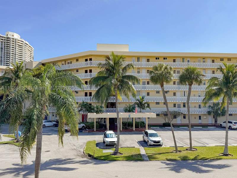 1 bedroom Condominium at 2930 Point East Dr E109, Point East One Condo-Bldg, Aventura — photo 3