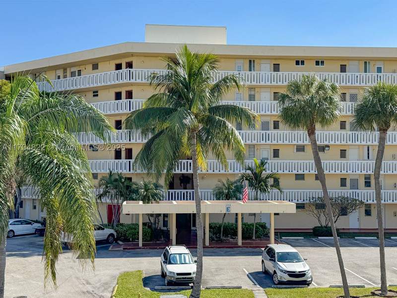 1 bedroom Condominium at 2930 Point East Dr E109, Point East One Condo-Bldg, Aventura — photo 4