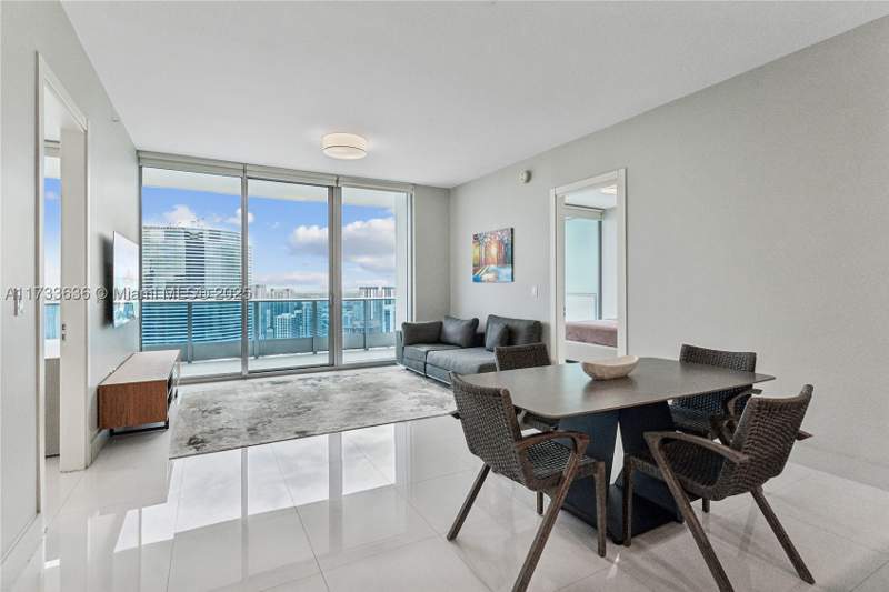 2 bedroom Condominium at 200 Biscayne Boulevard Way 4912, Epic West Condo, Miami — photo 2