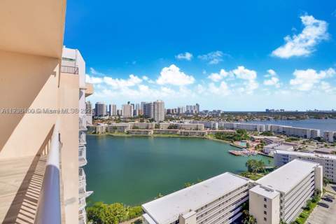 18031 Biscayne Blvd Ph01, Aventura FL - photo 20 of 33
