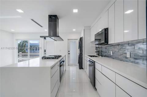 2700 NE 135th St 32, North Miami FL - photo 10 of 40