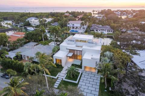 960 Mariner Dr, Key Biscayne FL - photo 7 of 79