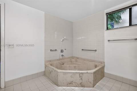 481 Ives Dairy Rd 105-4, Miami FL - photo 19 of 37