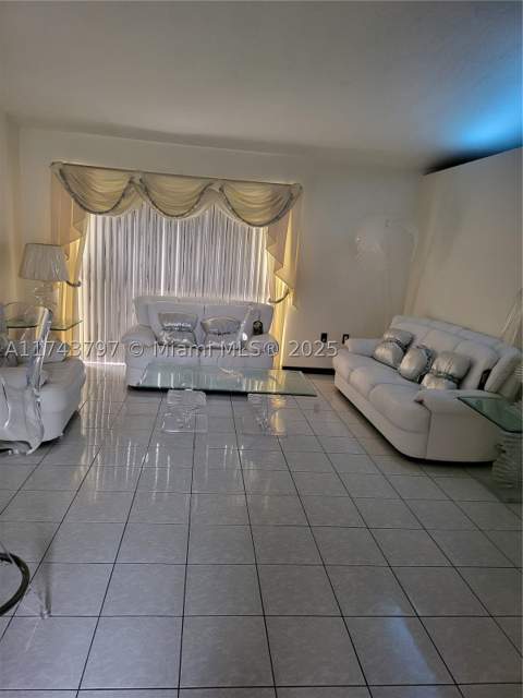 6771 NW 199th Ter, Hialeah FL - photo 13 of 43