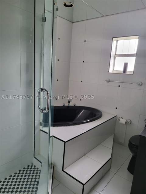 6771 NW 199th Ter, Hialeah FL - photo 19 of 43