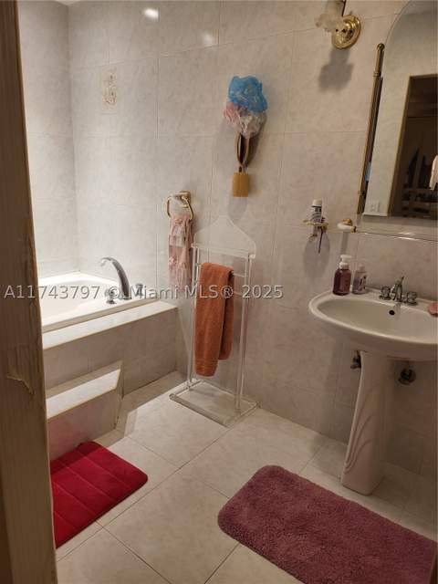 6771 NW 199th Ter, Hialeah FL - photo 21 of 43