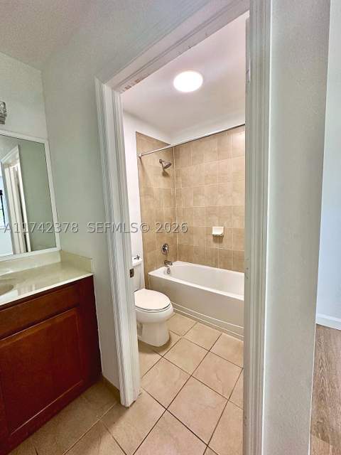 22441 SW 88th Pl 301-5, Cutler Bay FL - photo 16 of 29