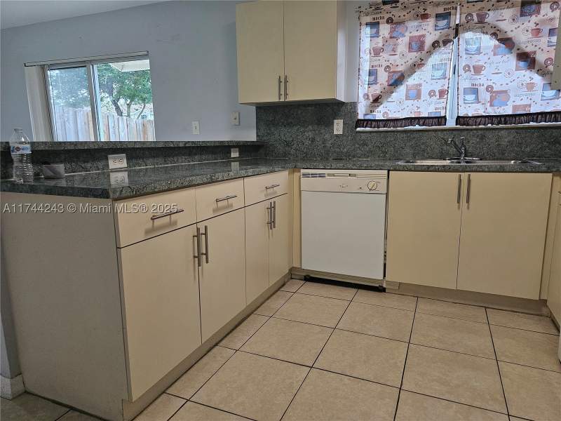 3 bedroom Townhouse at 14122 SW 260th St 103, Cedars Woods Homes Condo, Homestead — photo 3